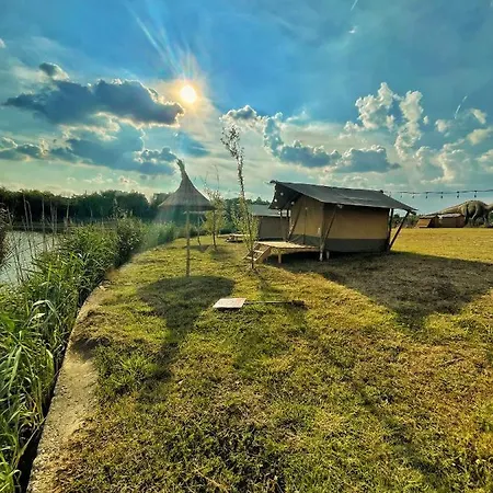 Luz Glamping مكان تخييم