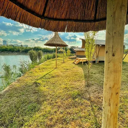 Luz Glamping مكان تخييم بوخارست